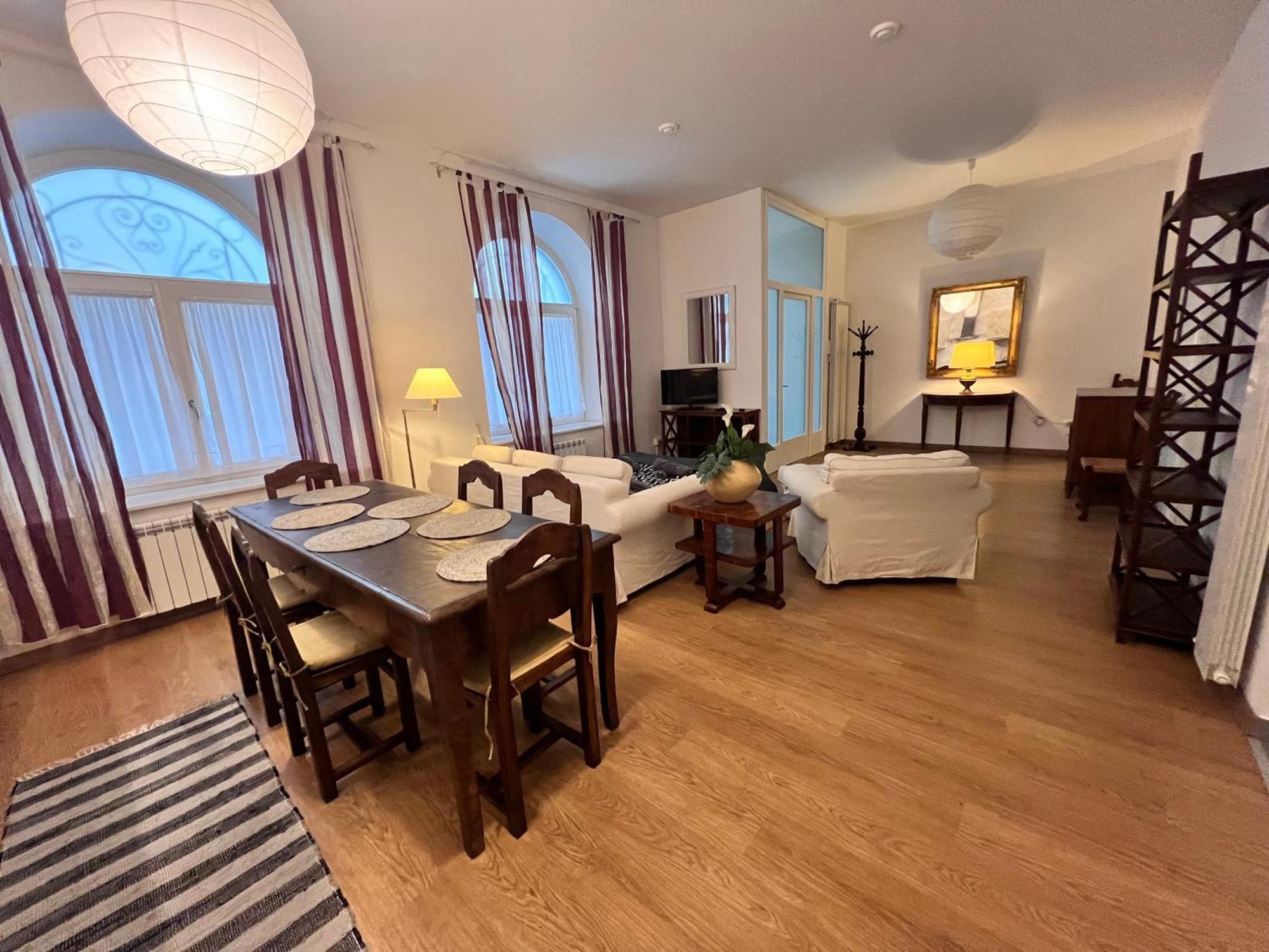 Loft With Private Parking Apartment ตรีเอสเต ภายนอก รูปภาพ
