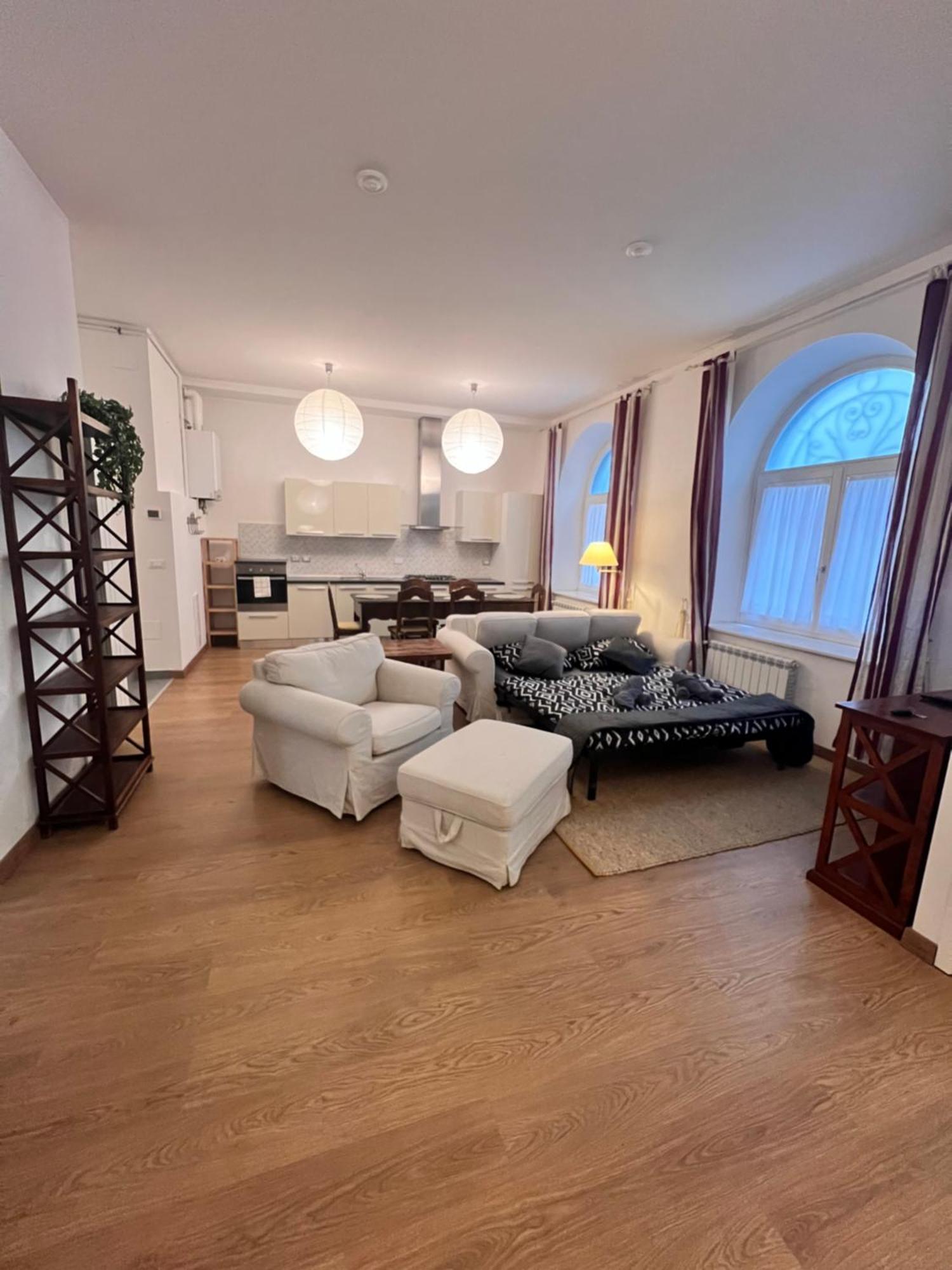 Loft With Private Parking Apartment ตรีเอสเต ภายนอก รูปภาพ